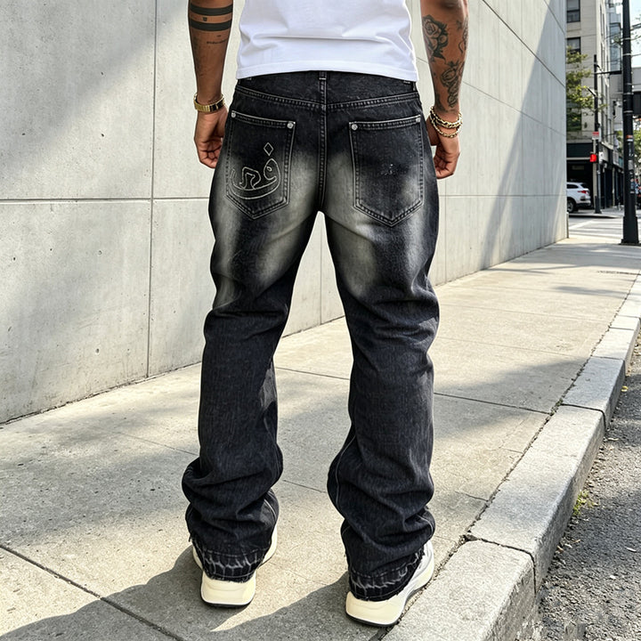 Herren Lässige Denim-Jeans mit Destroyed-Details Echoarchiv