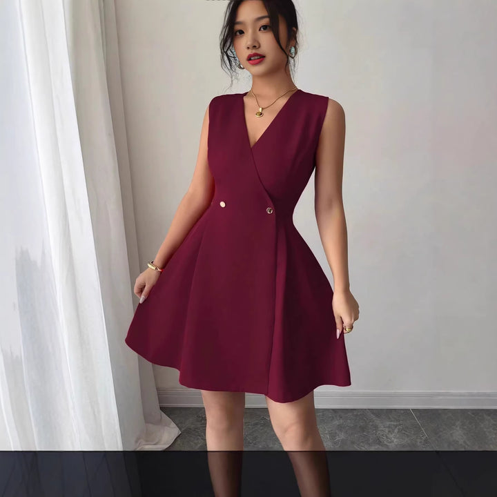 Damen Wickelkleid mit eleganter Silhouette und Knopfdetails Echo Archiv