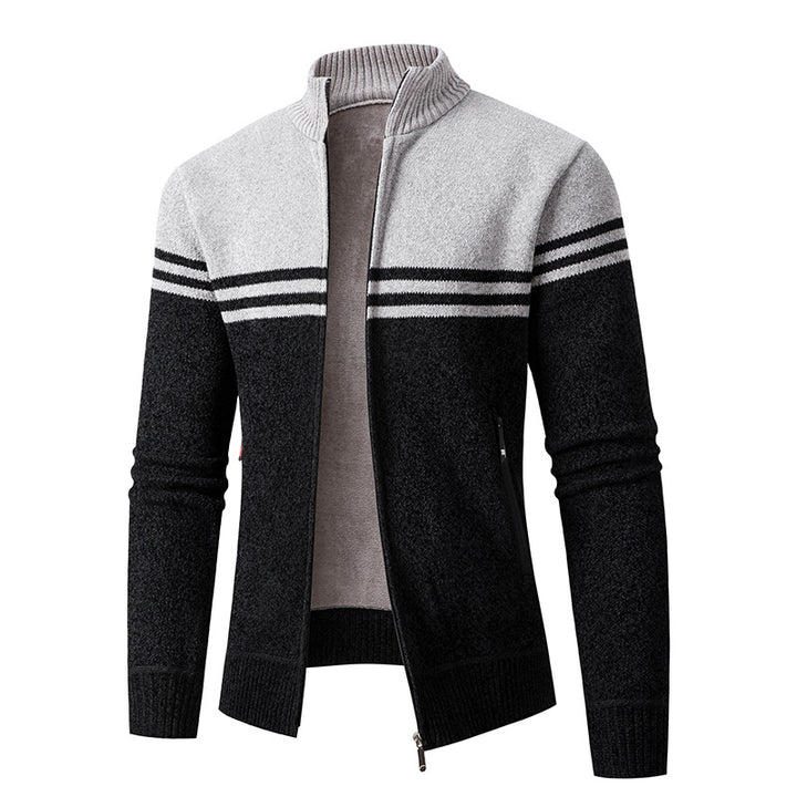 Herren Strickjacke mit modernem Zipper und sportlichem Streifenmuster Echoarchiv
