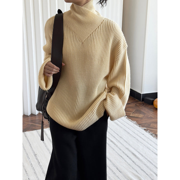 Damen Oversize Rippstrick-Rollkragenpullover mit V‑Passe Echoarchiv