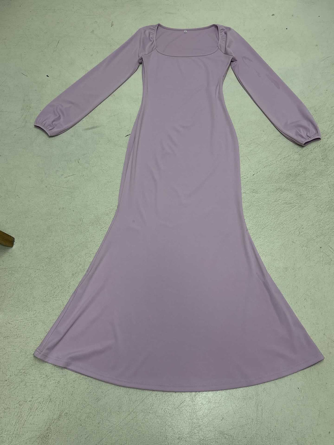 Damen Figurbetontes Maxikleid mit quadratischem Ausschnitt und Ballonärmeln – Valéora