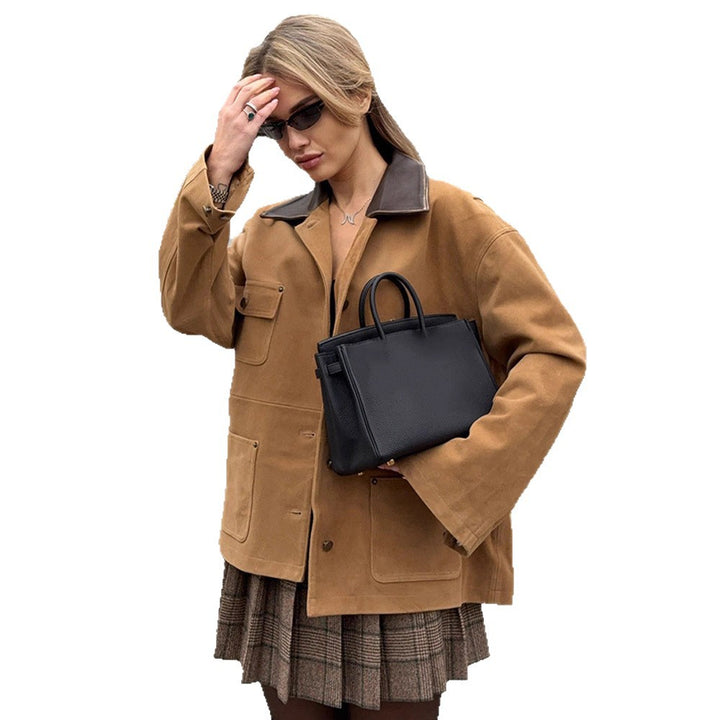 Damen Boxy Kurzjacke aus Veloursleder‑Optik mit Kontrastkragen & Pattentaschen Echoarchiv
