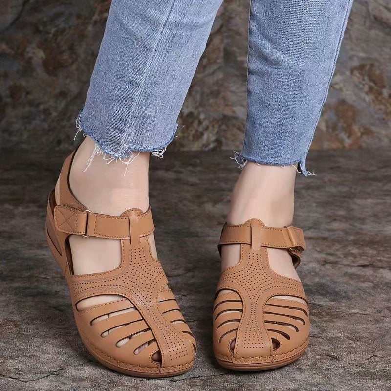 Damen nan geschlossene Slingback-Sandale mit perforiertem Obermaterial, ergonomischem Komfortfußbett und leichtem Keilabsatz Echo Archiv