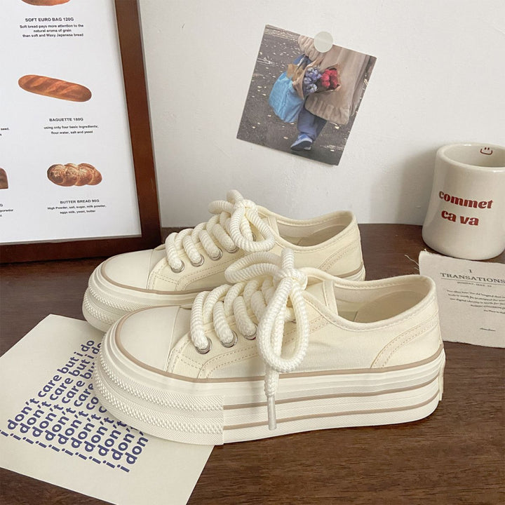 Damen Fashion Plateau Sneakers mit robustem Obermaterial und gestreiftem Sohlenprofil Echo Archiv