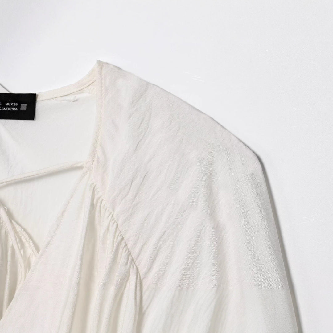 Damen Boho-Bluse mit Smock-Taillenbund, V-Ausschnitt und Ballonärmeln Echoarchiv