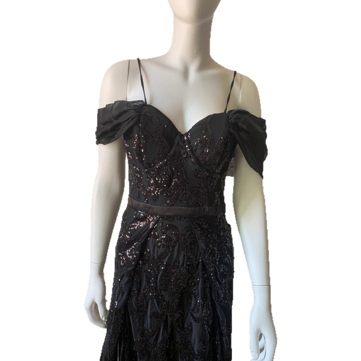 Damen Glamouröses Abendkleid mit funkelnden Applikationen Echo Archiv