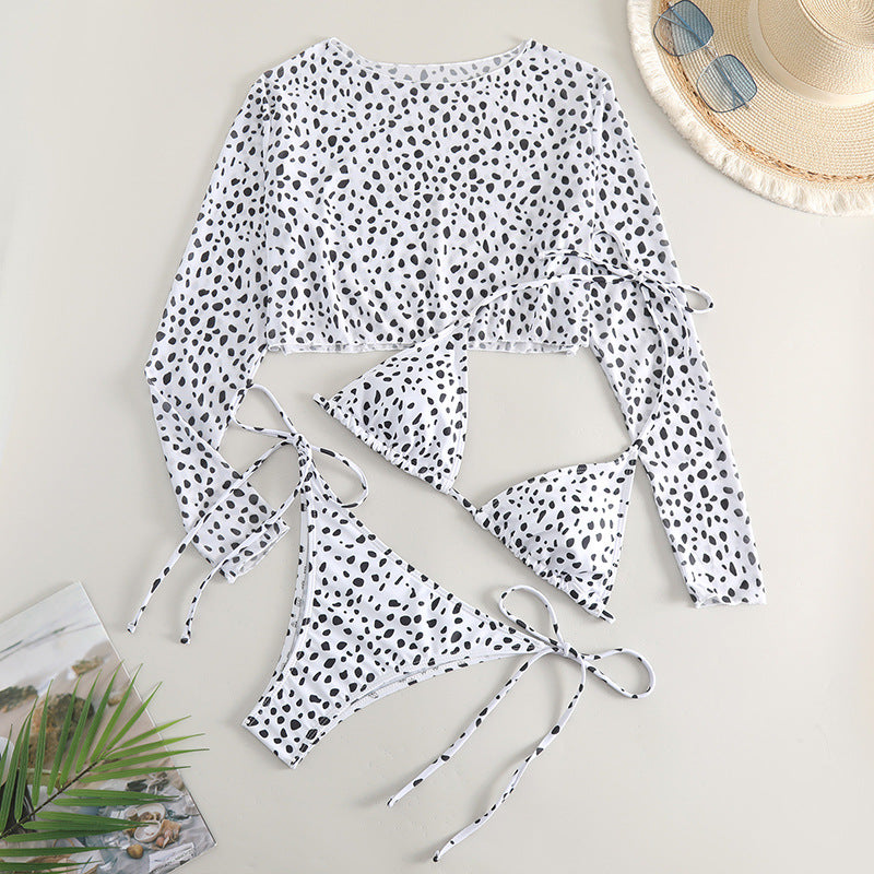 Damen Bikini-Set mit langärmligem Mesh-Oberteil und modischen Details Echo Archiv