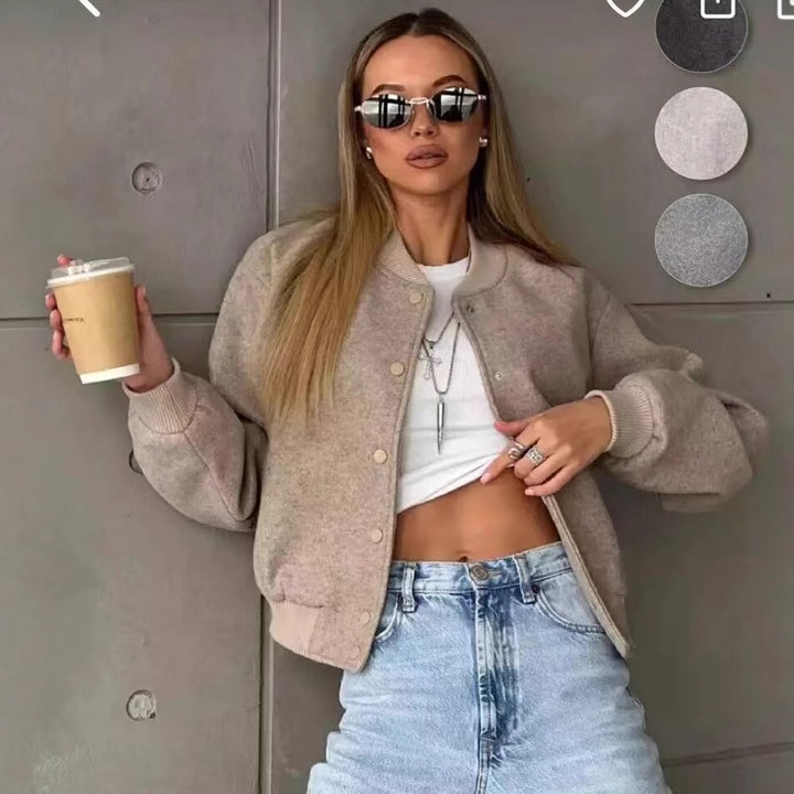 Damen 70+ kurze Wollmix‑Blousonjacke mit Reißverschluss, Hemdkragen und Pattentaschen Echo Archiv