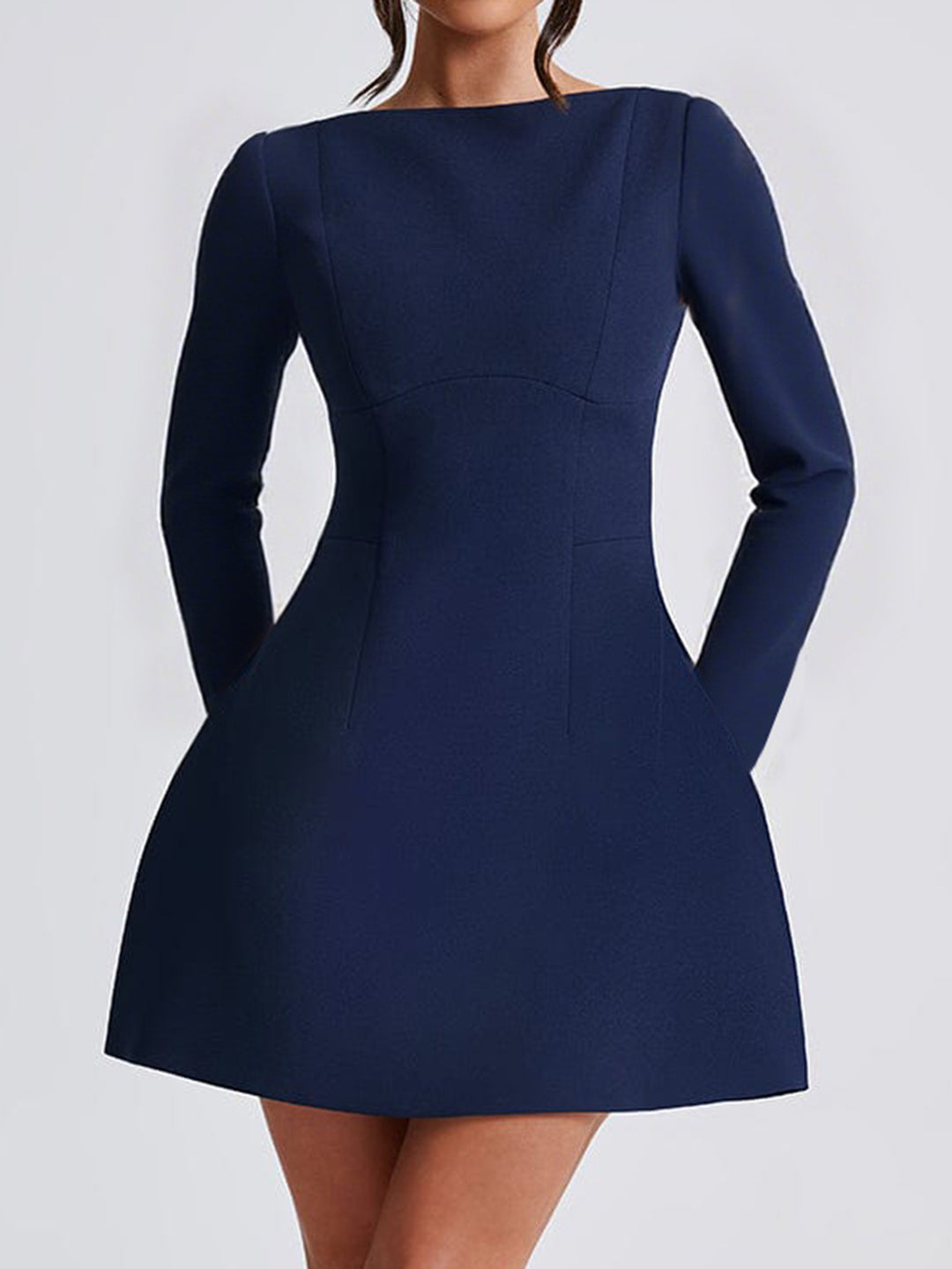 Damen tailliertes A-Linien Kleid mit U-Boot-Ausschnitt, langer Arm und dezenten Eingrifftaschen – Élara