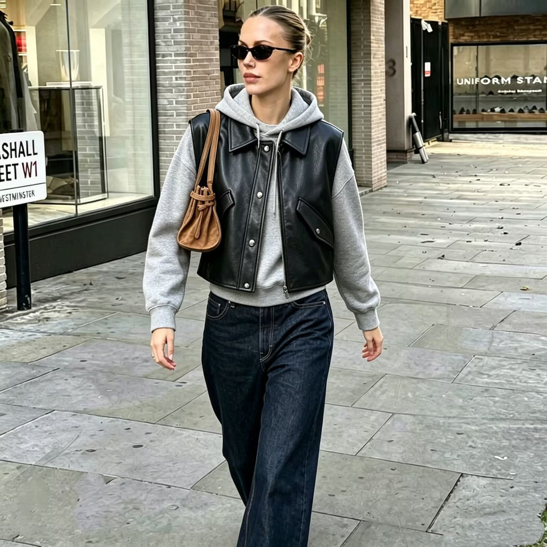 Damen Cropped Utility Weste aus Lederoptik mit Kragen, Ringzipper und aufgesetzten Pattentaschen Echoarchiv