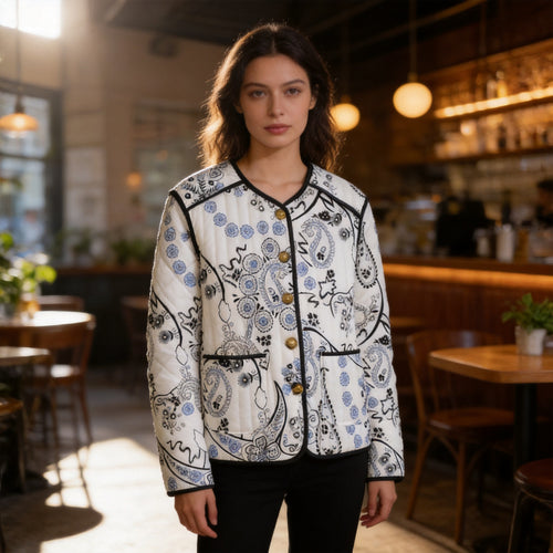 Damen Gesteppte Kurzjacke mit Paisley‑Blumenprint, Rundhalsausschnitt und Kontrastpaspel Echo Archiv