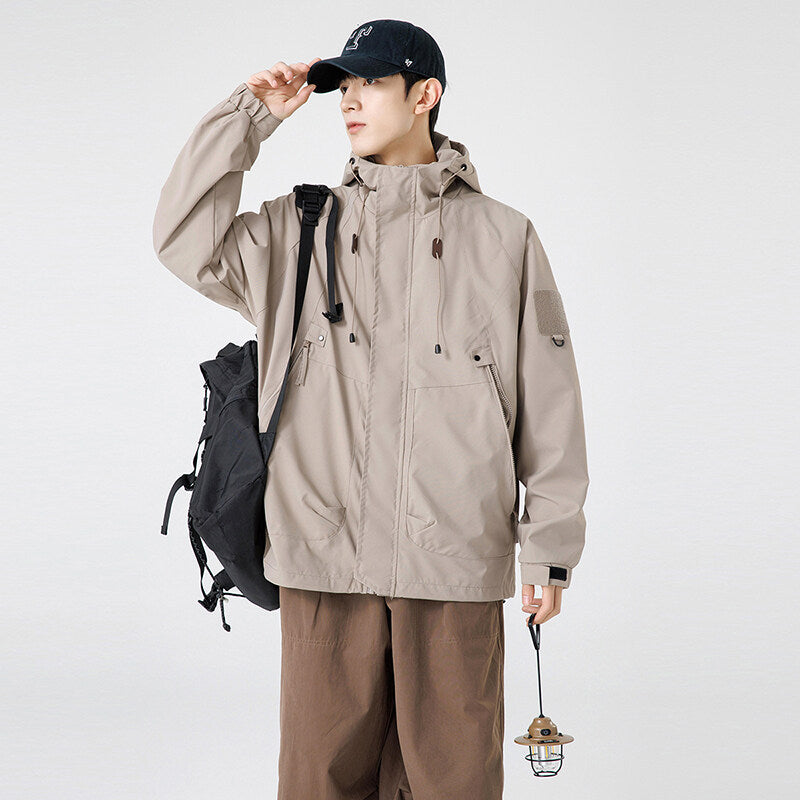 Herren Windbreaker-Jacke mit verstellbarem Kapuzenkragen und praktischen Taschen Echoarchiv