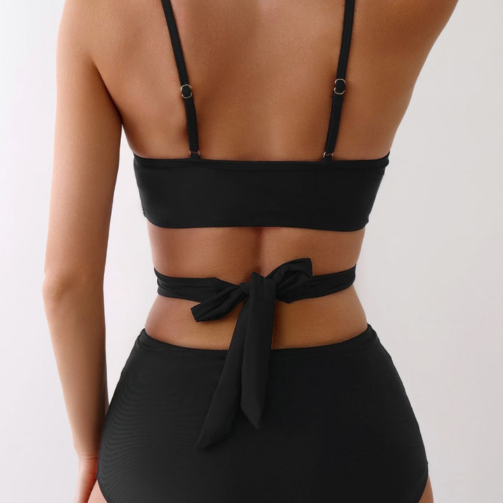Damen Bikini-Set mit modischem Wickelelement und hoch geschnittener Bikini-Hose Echo Archiv