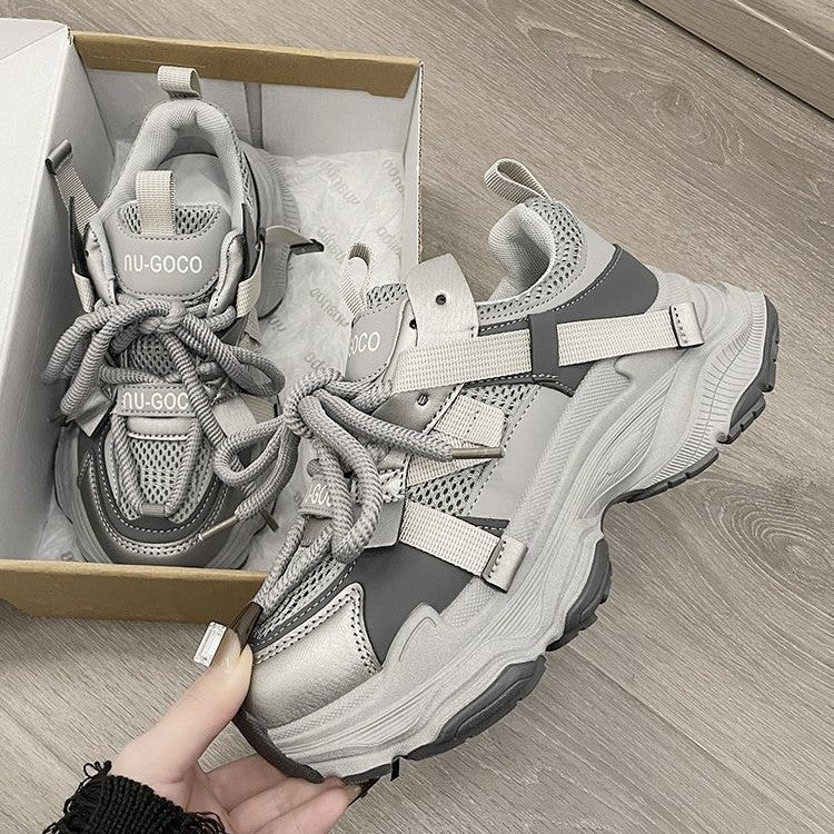 Damen Sportliche Chunky Sneakers mit atmungsaktiver Mesh-Oberfläche und innovativem Schnürsystem Echo Archiv
