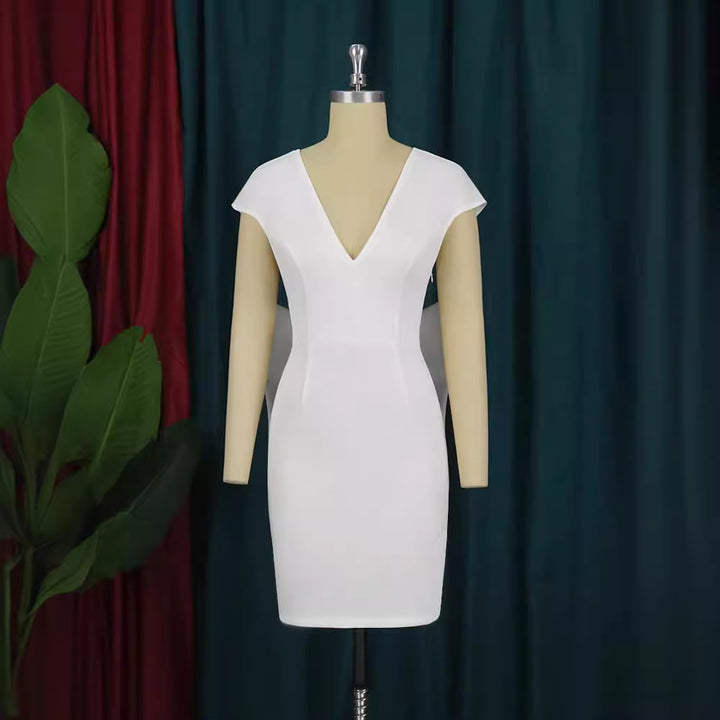 Damen figurbetontes Cocktailkleid mit elegantem V-Ausschnitt und schwingendem Saum Echo Archiv