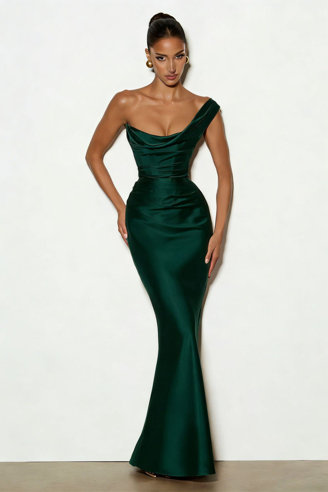 Damen Elegantes Satin Lang Abendkleid mit asymmetrischem Schnitt und figurschmeichelndem Design Echo Archiv