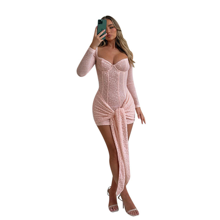 Damen figurbetontes Spitzenkleid mit langen Ärmeln und elegantem Wickeldetail Echo Archiv