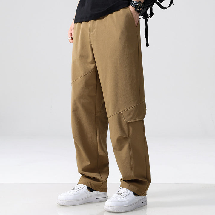 Herren Cargo-Hose im Utility-Look mit Relaxed-Fit, Mehrfach-Beintaschen und elastischem Bund Echoarchiv