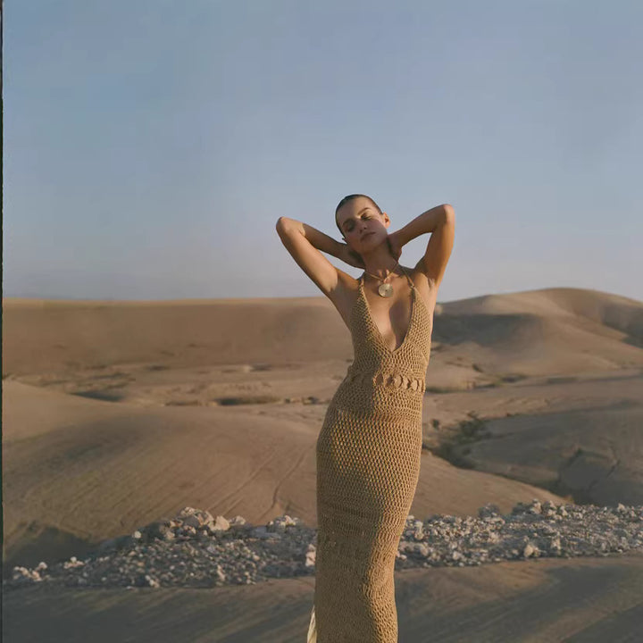 Damen Häkel-Strandkleid mit tiefem V-Ausschnitt und kreativem Cut-Out Echo Archiv