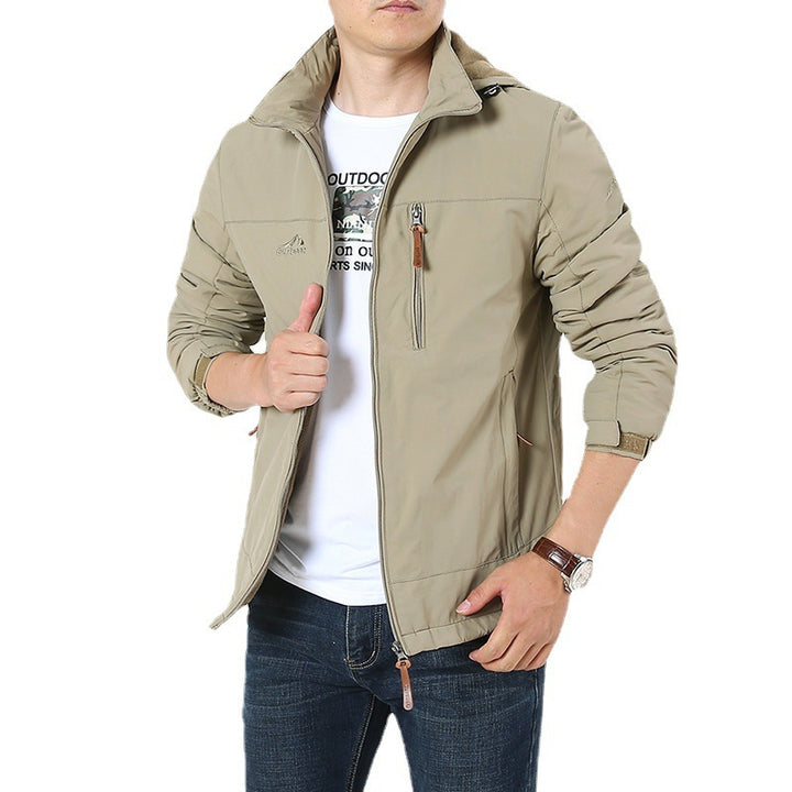 Herren Atmungsaktive Softshell-Windbreakerjacke mit verdeckter Kapuze und Utility-Brusttasche Echoarchiv