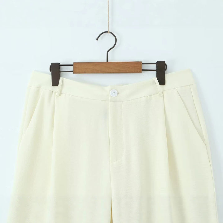 Damen Weite, hochtaillierte Stoffhose mit Bundfalten und Seitentaschen Echo Archiv