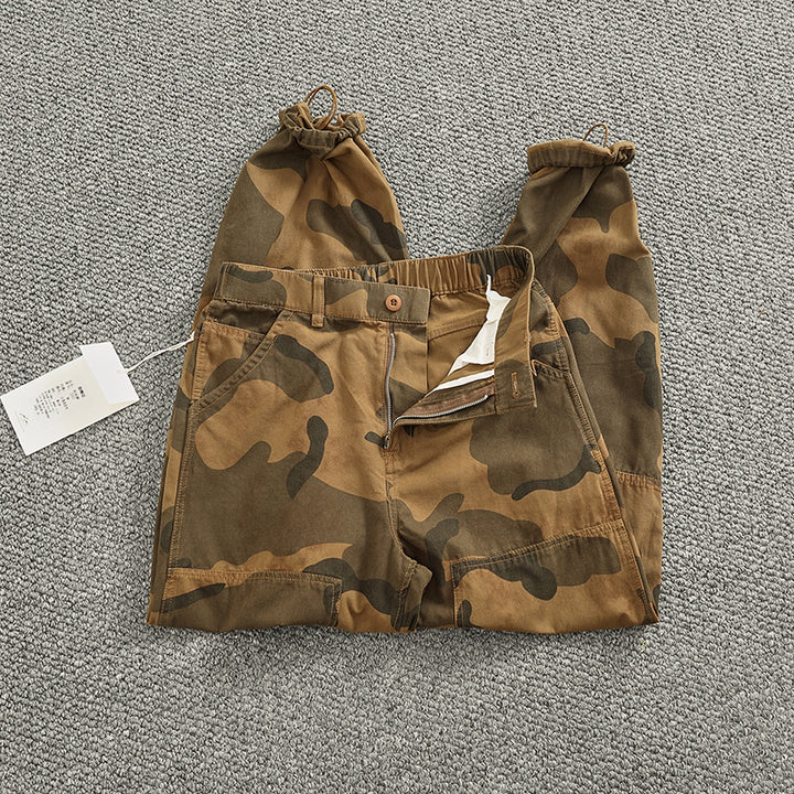 Herren Cargohose im stylischen Camouflage-Design mit elastischem Bund und praktischen Taschen Echoarchiv