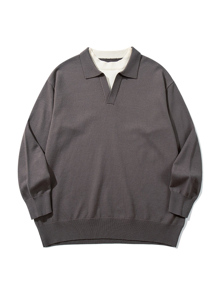 Unisex Feinstrick-Polo mit V‑Ausschnitt‑Cutout und integriertem Rollkragen-Layer Echoarchiv