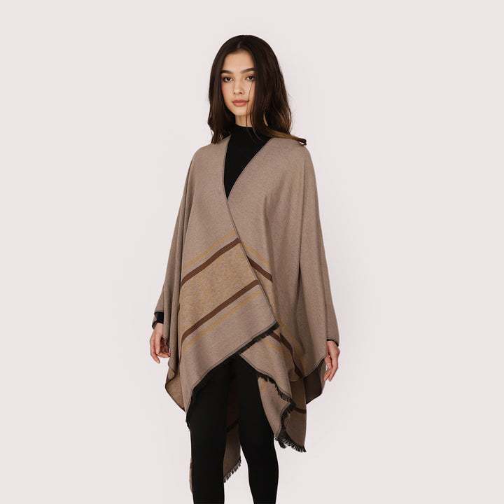 Damen Kimono-Cape im Wickelstil mit Animalbordüre und Fransenabschluss – Avérine