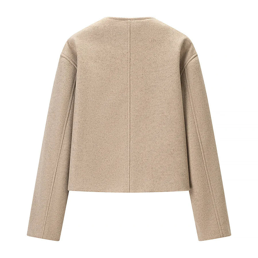 Damen kurze kastige Wollmix Jacke mit asymmetrischer Knopfleiste und Rundhalsausschnitt – Célinea