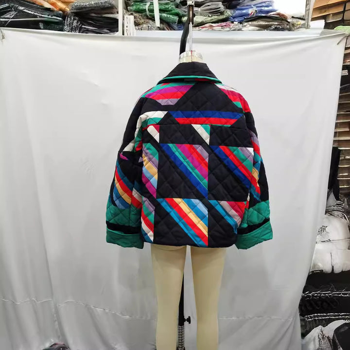 Damen nan gesteppte Oversize Kimonojacke mit grafischem Blockprint und Paspelierung Echo Archiv