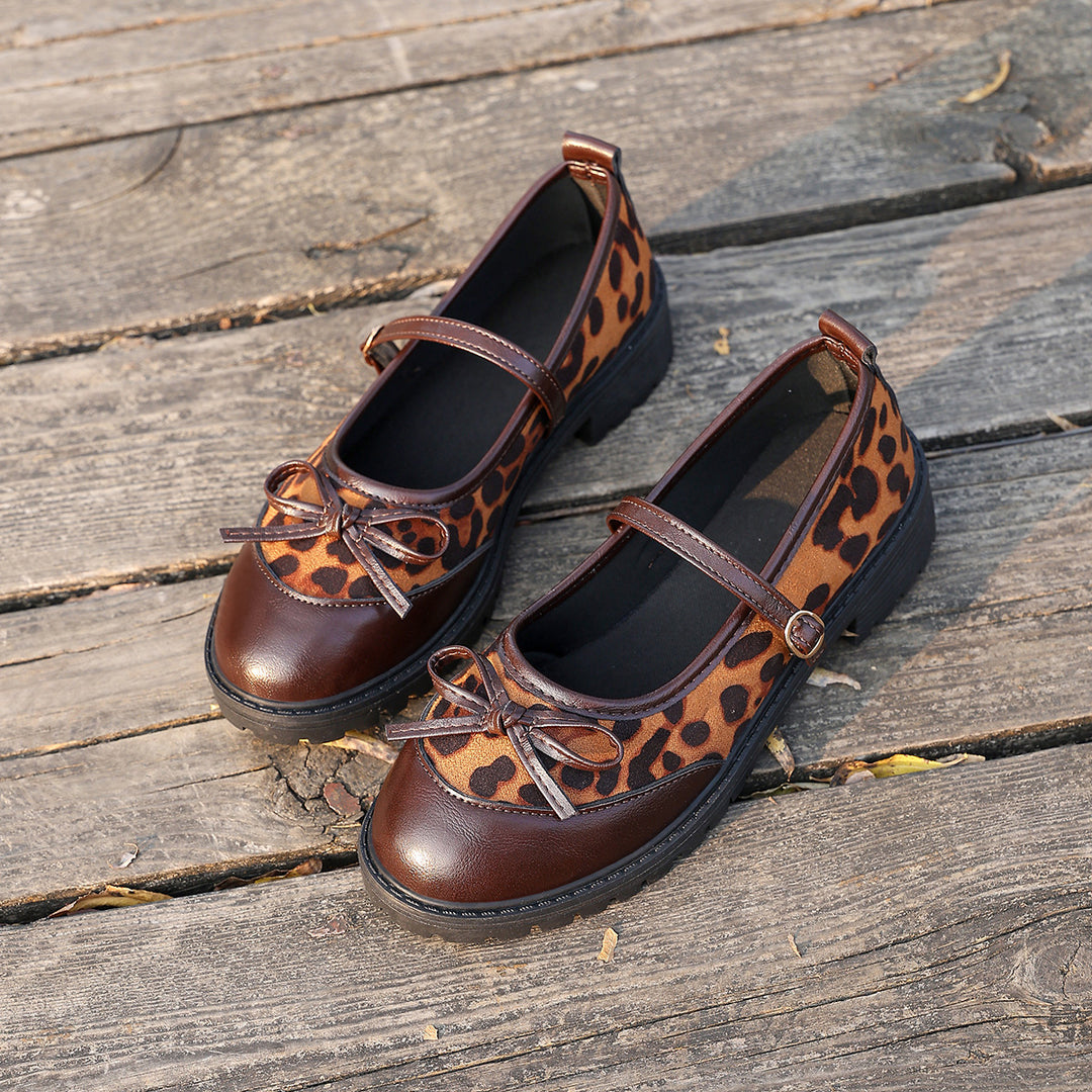 Damen Vintage-inspirierte Mary-Jane Ballerinas mit Leopardenvelours, Zierschleife und profilierter Gummisohle – Lioré