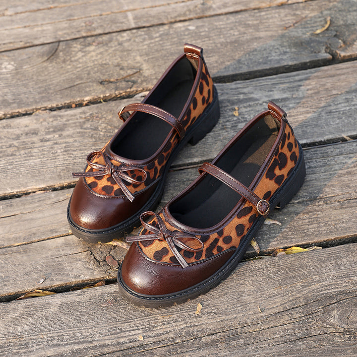 Damen Vintage-inspirierte Mary-Jane Ballerinas mit Leopardenvelours, Zierschleife und profilierter Gummisohle – Lioré