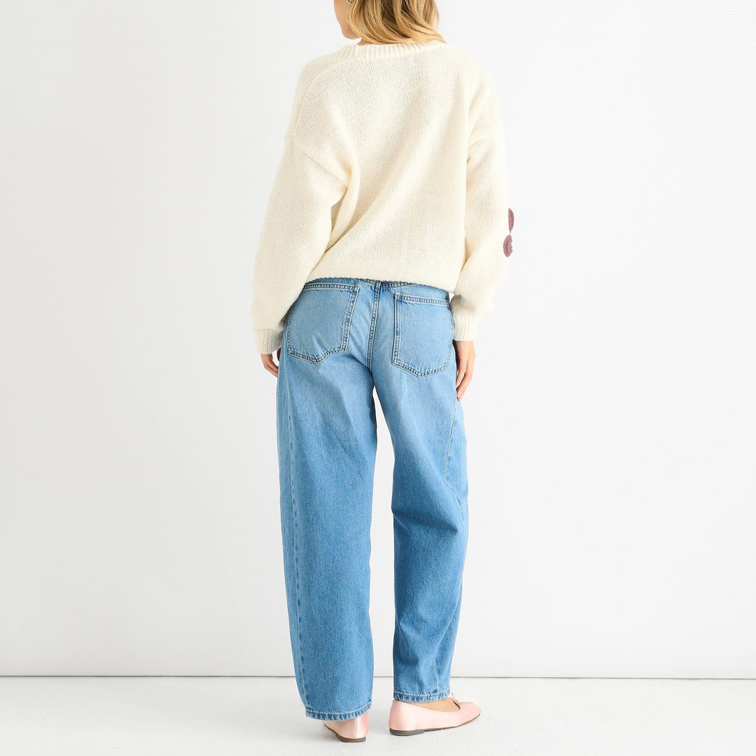 Damen Cardigan mit dreidimensionalen Blumenapplikationen und V-Ausschnitt – Veloura