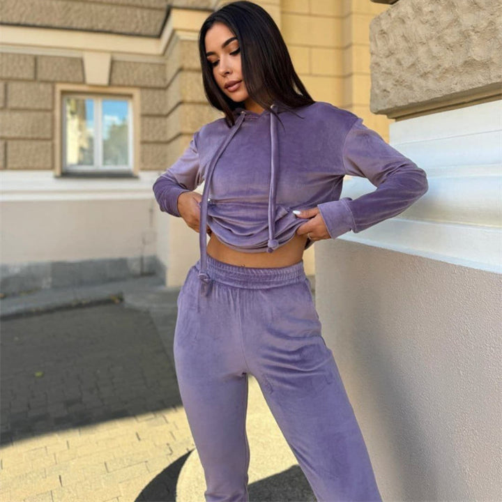Damen weiches Velours-Lounge-Set mit Kapuzenpullover und tapered Jogginghose – Avérine