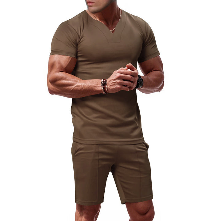Herren sportliches Kurzarm-Outfit mit V-Ausschnitt und praktischen Taschen Echoarchiv