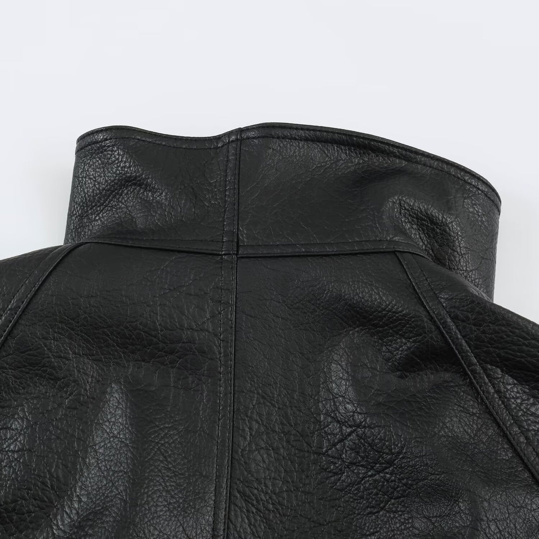 Damen Oversized Kunstleder-Capejacke mit hohem Stehkragen und Pattentaschen Echoarchiv