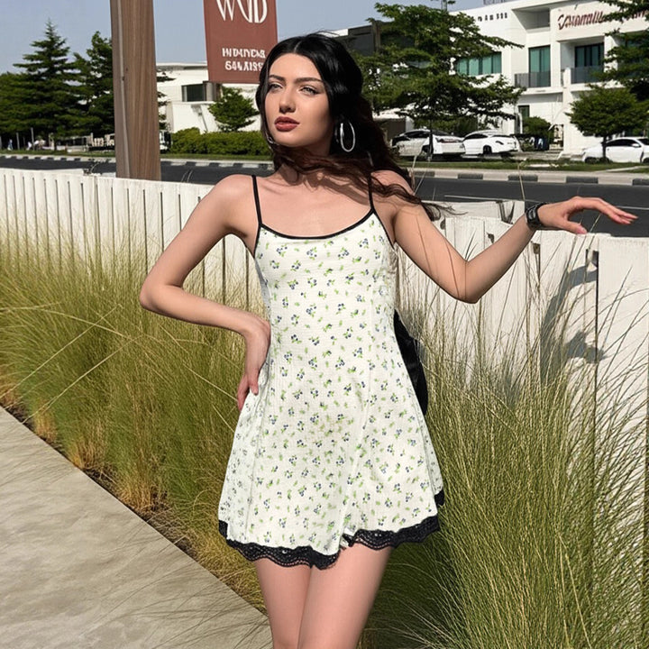 Damen Sommerliches Spaghetti-Trägerkleid mit floralen Mustern und Spitzenbesatz Echo Archiv