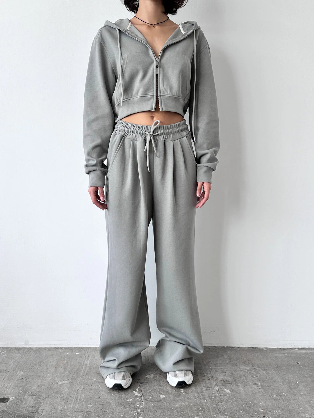 Damen Kurzes Zip-Kapuzen-Set mit taillenhoher weiter Loungehose – Auréline