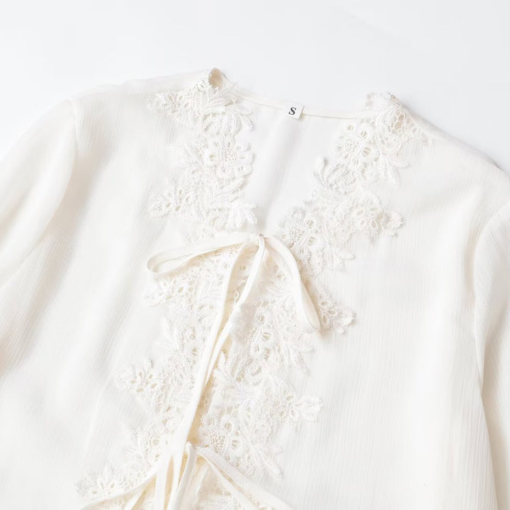 Damen Boho-Spitzenbluse mit Volants, langen Rüschenärmeln und Bindebändern Echo Archiv