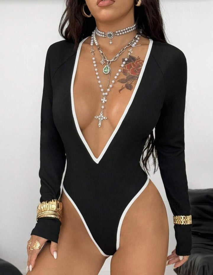 Damen Bodysuit mit tiefem V-Ausschnitt und eleganten Kontrastnähten Echo Archiv