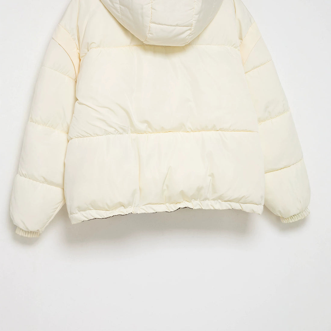 Damen Oversize-Steppjacke mit Kapuze und hohem Stehkragen Echoarchiv