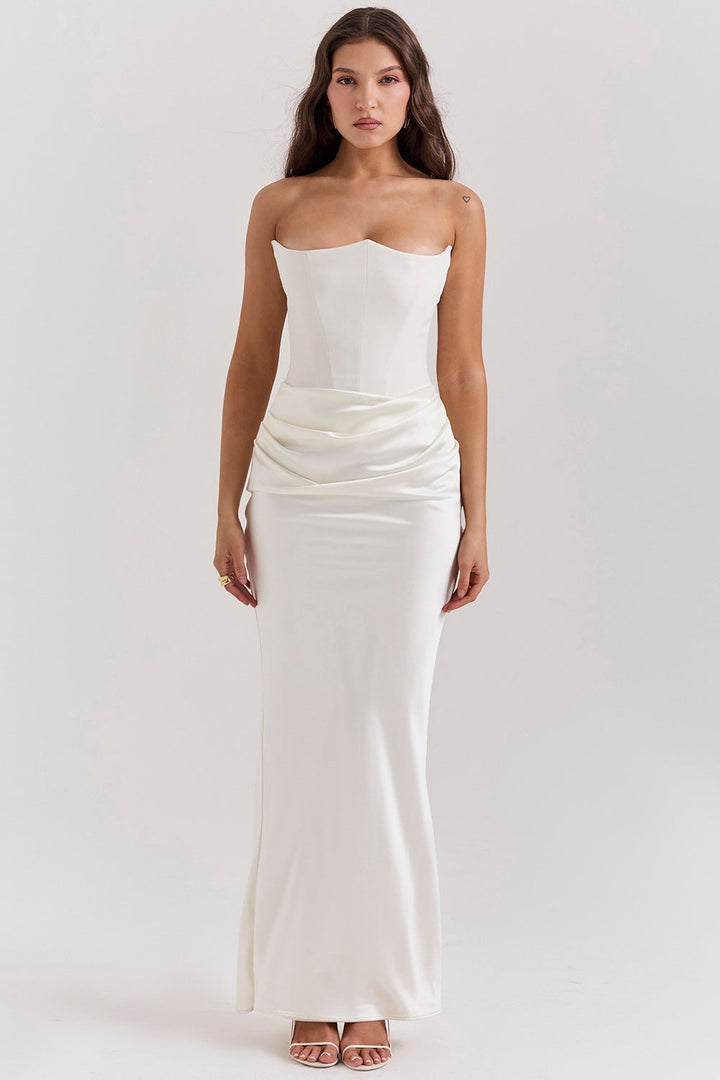Damen Elegantes Abendkleid mit Herz-Ausschnitt und schimmerndem Oberteil Echoarchiv