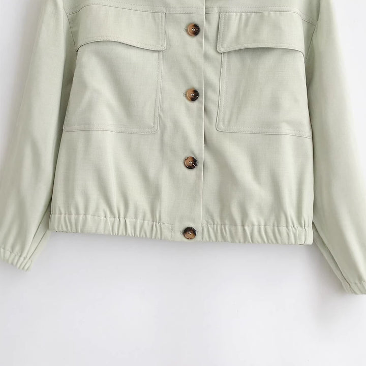 Damen kurzgeschnittene kastige Workerjacke mit Hemdkragen, aufgesetzten Brusttaschen und elastischem Saum Echoarchiv