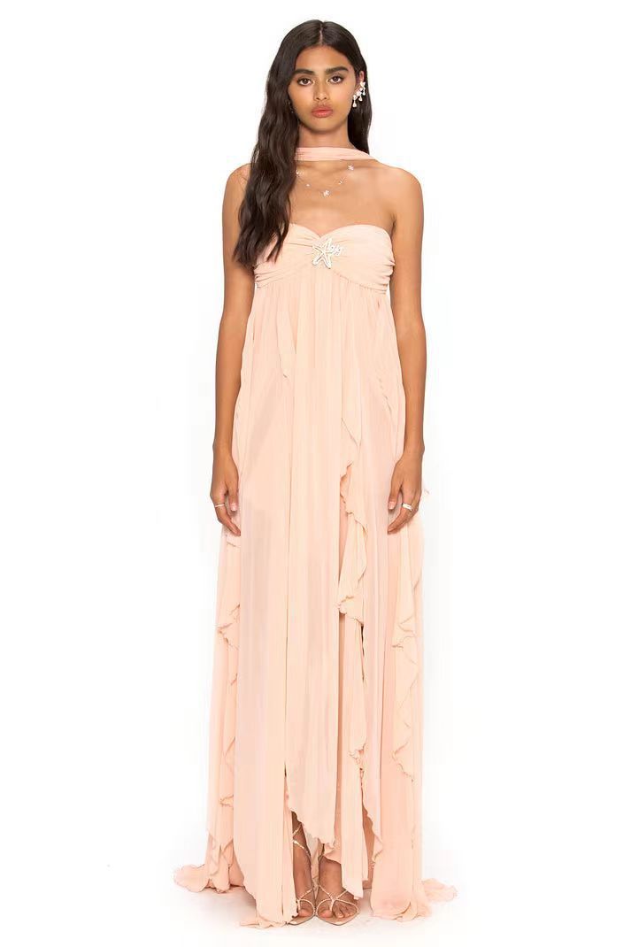 Damen Elegantes Maxi-Kleid mit asymmetrischem Saum und zarten Rüschendetails Echo Archiv