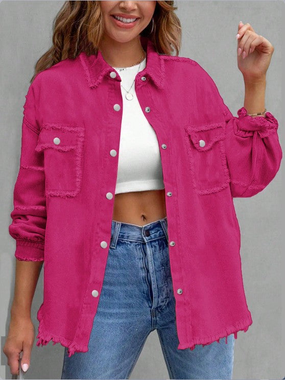 Damen Oversize-Denim-Utility-Hemdjacke mit ausgefransten Kanten und Pattentaschen Echo Archiv