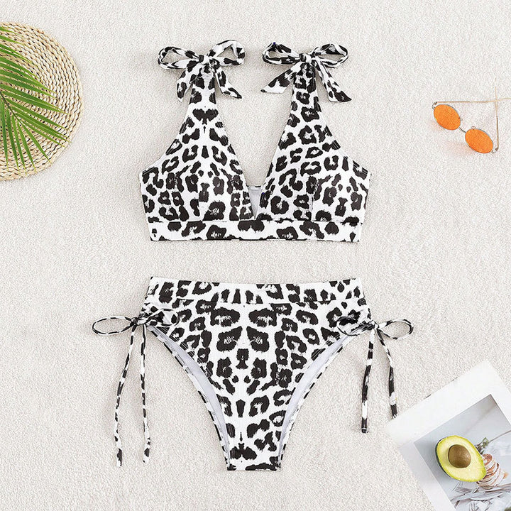 Damen Hoch geschnittenes Bikini-Set mit verspielten Schnürdetails Echo Archiv