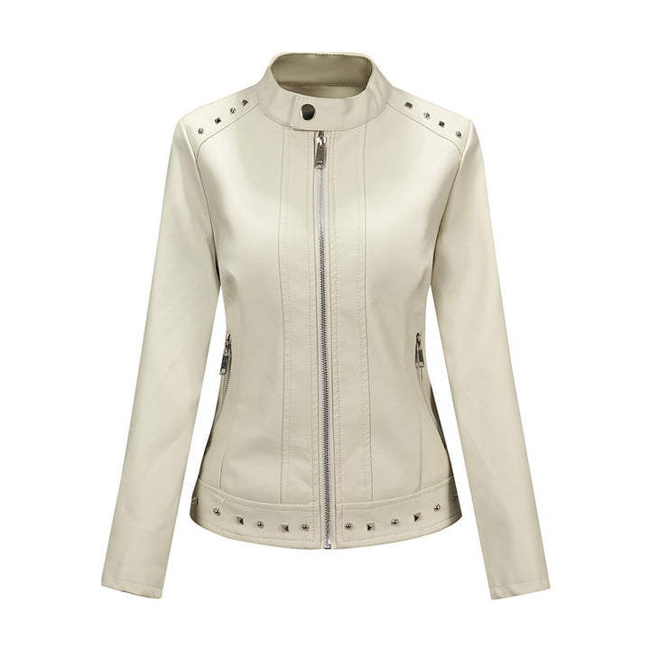 Damen Bikerjacke aus Lederimitat mit Nietenverzierung und tailliertem Schnitt Echoarchiv