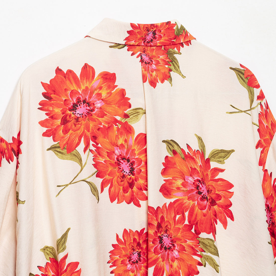Damen Oversize-Hemdbluse mit großflächigem Blumenprint, Reverskragen und durchgehender Knopfleiste Echoarchiv