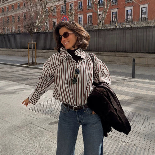 Damen Gestreifte Oversized-Bluse mit Rüschkragen & voluminösen Puffärmeln Echoarchiv