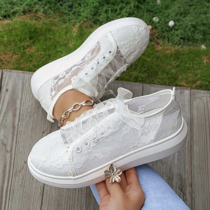 Damen Plateau-Sneaker mit Spitzen-Overlay und transparenten Organzabändern Echoarchiv